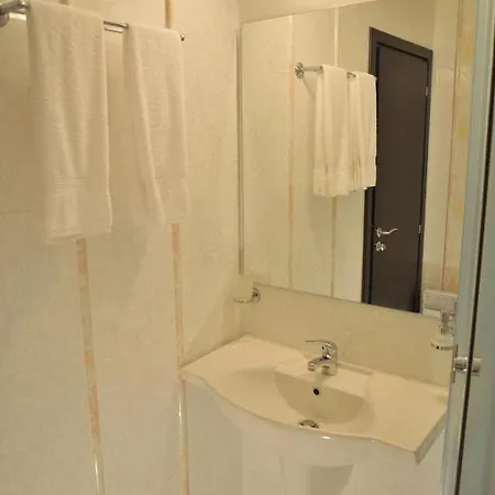 Free Hotel *