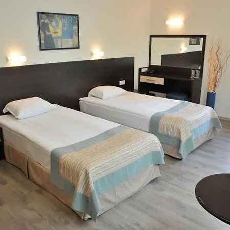 Хотел бургаски свободен *