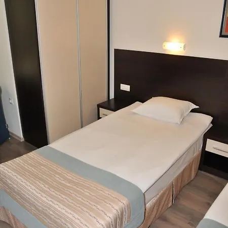 Хотел бургаски свободен *